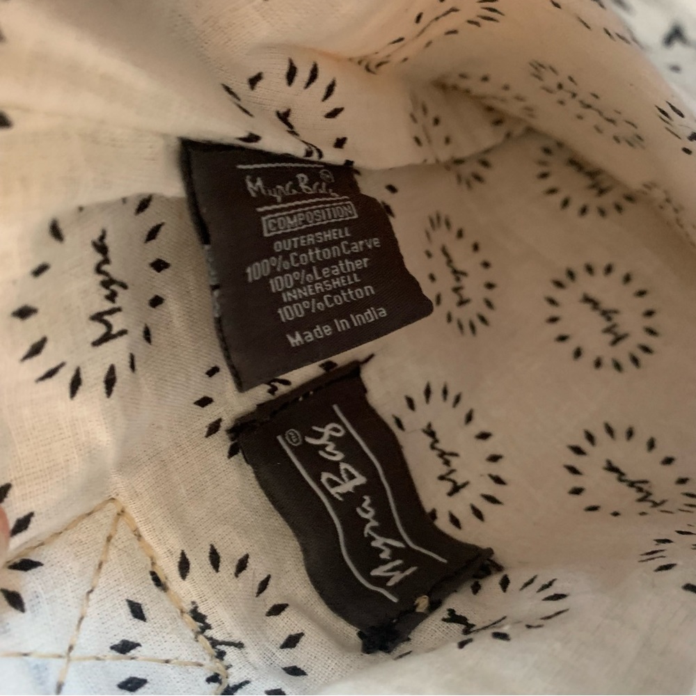 Myra Bag “nobody gets hurt” Wine Bag - Picture 8 of 12